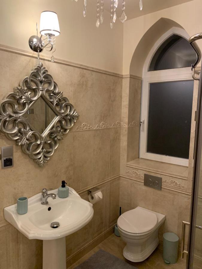 Uroczy Apartament Z Patio シュチェチン エクステリア 写真